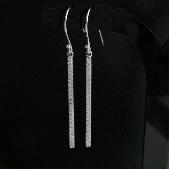 New Minimalist Sterling Silver cz linear bar earrings - Picture 1 of 7
